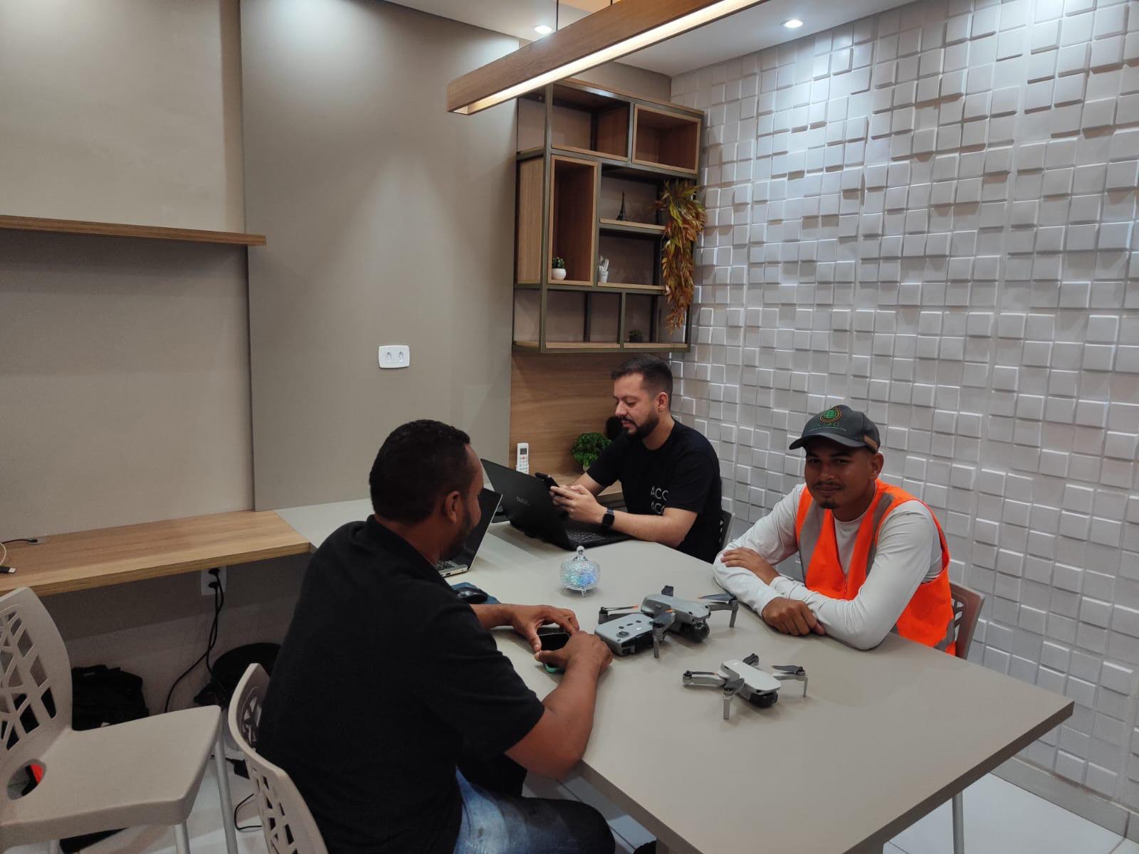 Equipe ACGEO em reunião