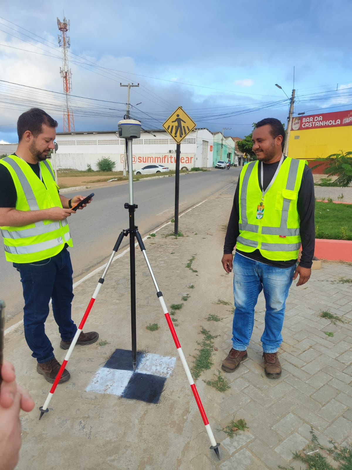 Equipe em trabalho de campo